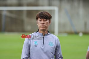 Pesan Pelatih Suwon FC untuk Pratama Arhan yang Diganjar Kartu Merah saat Debut di Liga Korea