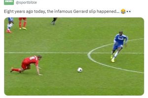 SEJARAH HARI INI - Steven Gerrard Terpeleset, Puasa Juara Liverpool Tambah Lama