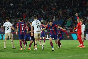 Hasil Liga Spanyol - Lewandowski Hattrick, Barcelona Selamat dari Terkaman 10 Pemain Valencia