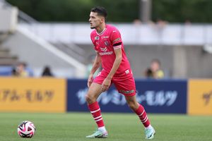 Kata Pelatih Cerezo Osaka Usai Justin Hubner Debut Starter di J1 League