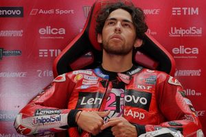 Bangkangnya Bastianini dan Jari Tengah yang Bikin Steward MotoGP Makin Hilang Wibawanya 