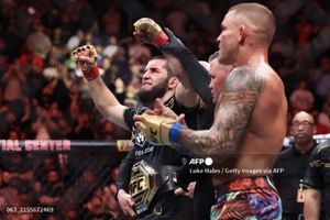 Reaksi Jagat Tarung Usai Islam Makhachev Cekik Dustin Poirier di UFC 302