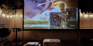 Cara Menghubungkan Smartphone Ke Proyektor Dengan Dan Tanpa Kabel Semua Halaman Nextren Grid Id