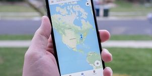 Ilustrasi Google Maps di iPhone