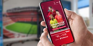 Ilustrasi nonton Piala Dunia 2022 di HP dengan paket internet Telkomsel