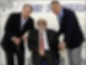 Eyal dan Idan Ofer, mantan orang terkaya di dunia.