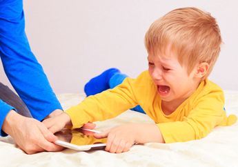 Hati-hati, 5 Hal ini Sering Ibu Lakukan dan Jadikan Anak Manja