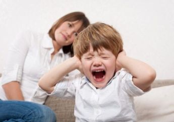 Anak Tantrum? Mungkin Karena Moms Menerapkan Hal Ini Saat Mengasuhnya
