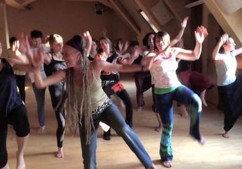 Langsing dan Bebas Stres dengan Ecstatic Chakra Dance