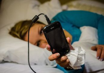 Hati-hati Pengaruhi Jumlah Sperma, Stop dari Sekarang Tidur dengan Ponsel Karena Bisa Picu Berbagai Penyakit!