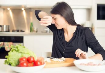 Tak Lagi Perih saat Iris Bawang, Lakukan 6 Cara Jitu Ini Moms
