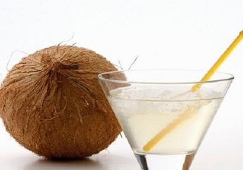 Inilah 5 Manfaat Luar Biasa Air Kelapa Bagi Perempuan, Bikin Langsing