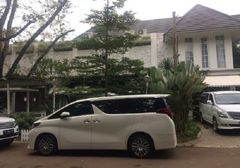 Resah Karena Deretan Mobil Mewah Raffi Ahmad, Warga Protes dan Lapor RT