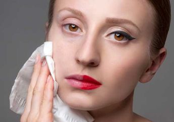 Gak Bisa Sembarangan, Intip Rekomendasi Micellar Water Khusus Kulit Berjerawat Ini!