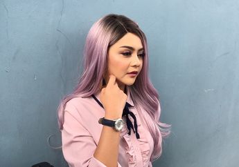 Kaya Raya hingga Miliki Hunian Bak Istana, Artis Ini Dulu Berdagang Sop Buah dan Kerudung Pinggir Jalan Demi Sesuap Nasi