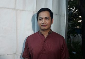 Bisnisnya Bangkrut Hingga Jadi Tukang Es Krim dan Jual Beli Makam, Artis Ini Kini Sukses Jadi Anggota DPR Usai 3 Kali Gagal