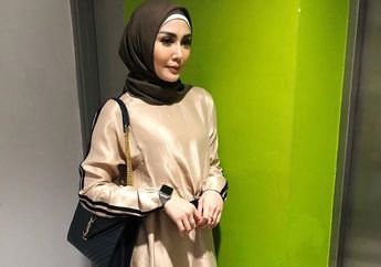 Work From Home, Cerita Fenita Arie Pilih Bahan Busana Hanya dari Foto
