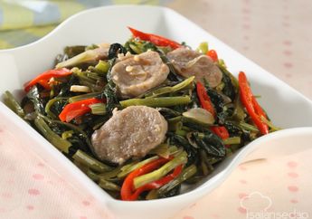 4 Langkah Mudah Menyajikan Kangkung Tumis Bakso, Semua Orang Pasti Langsung Jago