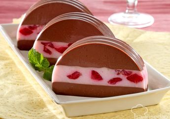Yuk, Intip Resep Puding Cokelat Lapis Stroberi, Dessert Cantik Juga Lembut