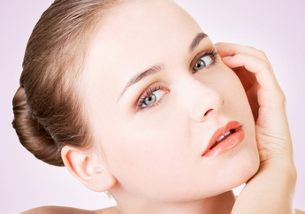 Memutihkan Wajah Secara Instan dengan Bleaching? Aman atau Enggak?