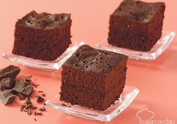 Manfaatkan Sisa Putih Telur jadi Brownis Kukus Putih Telur yang Lembutnya Kebangetan
