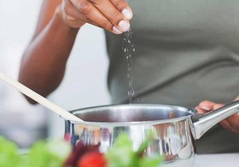 7 Cara Super Cerdik Menyelamatkan Masakan Yang Terlanjur Keasinan