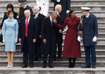 4 Foto Ini Tunjukkan Donald Trump Kalah Sehat Dibanding Barack Obama