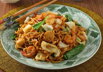 Mie Goreng Udang Bakso Ini Bisa Jadi Penyelamat Saat Sahur Kesiangan