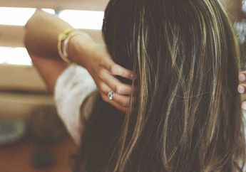 Cuma 1 Bahan, Ini Bikin Rambut Lurus & Berkilau Secara Instan!