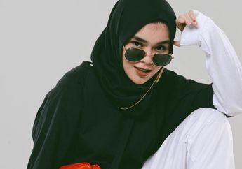 Modisnya Penampilan Sivia Azizah dalam Gaya Hijab Turban di Acara We The Fest 2018