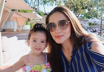 Berpose Bak Model, Intip Yuk Foto-foto Putri Kecil Yasmin Wildblood