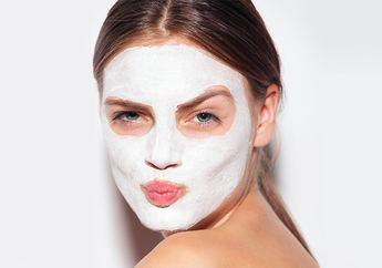 Atasi Kulit Berminyak dengan Masker Pisang & Madu. Coba Bikin Yuk!