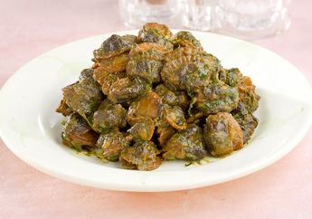 Santap Siang Lezat dengan Kerang Darah Masak Daun Kunyit yang Bebas Bau Amis