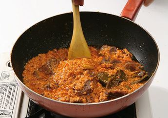 Tips Agar Bumbu Meresap Ke Dalam Daging, Wajib Hindari Menusuk Daging Saat Dimasak