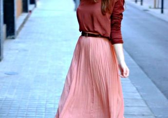 7 Cara Pintar Mix & Match Accordion Skirt! Dijamin Penamilan Kita Akan Semakin Keren Dan Chic, Coba Yuk!