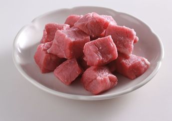 Cara Memotong Daging Sapi, Sebaiknya Searah atau Melawan Arah Serat, Ya?