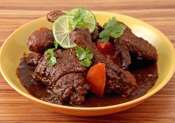 Ayam Masak Pucung, Sajian Khas Betawi yang Melegenda Karena Lezatnya