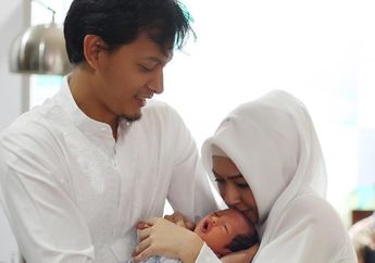 Semringah Rebahan di Pangkuan Istri Sambil Pegang Foto USG, Fedi Nuril Umumkan Calysta Tengah Hamil Anak Kedua: Mohon Doanya