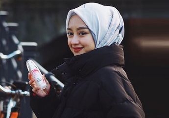 Gaya Hijab Kasual ala Gita Savitri Dengan Outer yang Gampang Ditiru