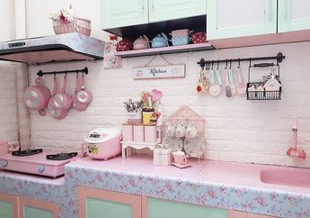 Contoh Desain Dapur Serba Pink, Bahkan Wajannya Pun Warnanya Sama!
