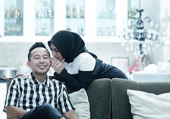 Adakan Arisan di Rumah Mewahnya, Istri Denny Cagur Siapkan Menu Sederhana Ini, Sunda Pisan!
