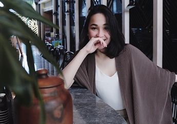 Resmi Jadi Sarjana, Agatha Pricilla Bagikan Momen Wisuda dalam Balutan Kebaya Hijau Super Cantik