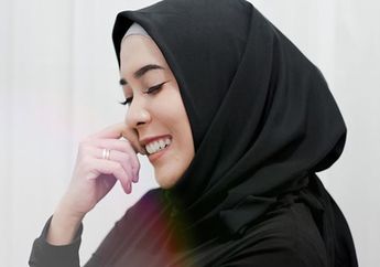 Makan Bareng Orang-Orang Ini Jadi Alasan Fitri Tropica Berhijab?