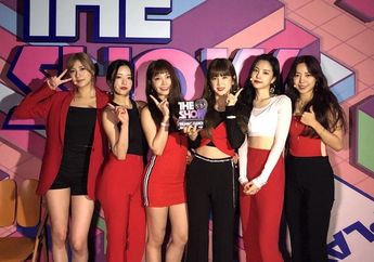 Girlband APink Kompak Kenakan Kostum Serba Pink Saat Tampil di Acara Musik The Show, Kepoin yuk!