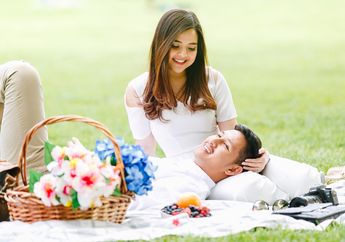 Foto Pre-wedding Tasya Kamila dengan Adat Jawa Bernuansa Putih Jadi Favorit!