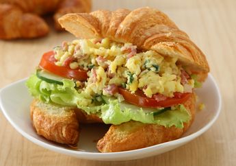 Yuk, Kreasikan Bekal Cantik untuk Si Kecil dengan Membuat Croissant Egg Beef Sandwich