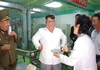 Punya Keputusan yang Tegas dan Galak, Rupanya Kim Jong Un Senang Tertawa di Hadapan Kamera. Begini Aksi Sang Pemimpin Korea Utara Lewat Foto-foto