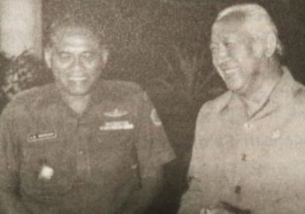 Dengan Wajah Seram, Jenderal TNI yang Pernah Jadi Kesayangan Soeharto Ini Banting Baret Merah Kopassus di Depan Komandannya. Apa Penyebabnya Dia Begitu Murka?