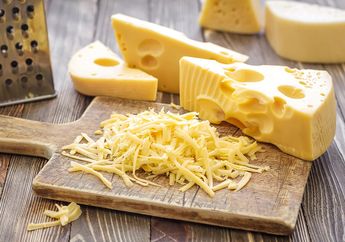 Padahal Terbuat dari Susu Putih, Kok Bisa Keju Cheddar Berwarna Kuning? Ternyata Ini Alasannya
