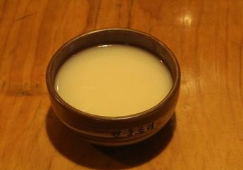 Ternyata Manfaat-Manfaat Ini Bisa Dirasakan Saat Minum Satu Gelas Air Beras Setiap Hari